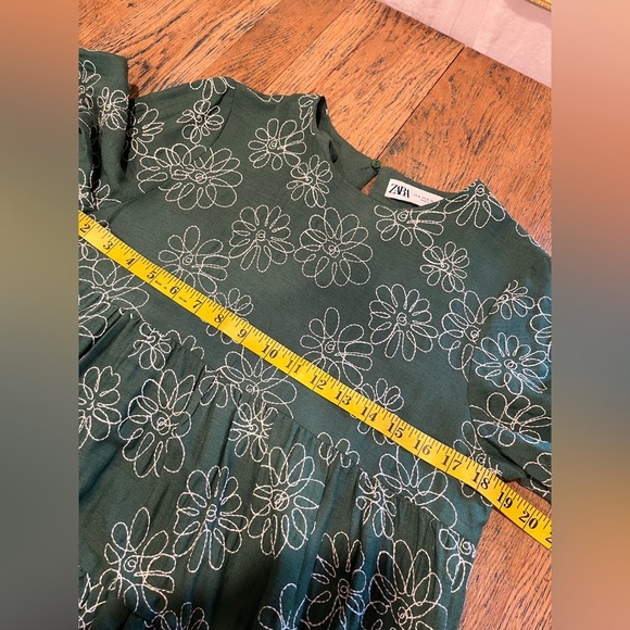 ZARA – Green Embroidered Tiered Dress (S) - Picture 6 of 7